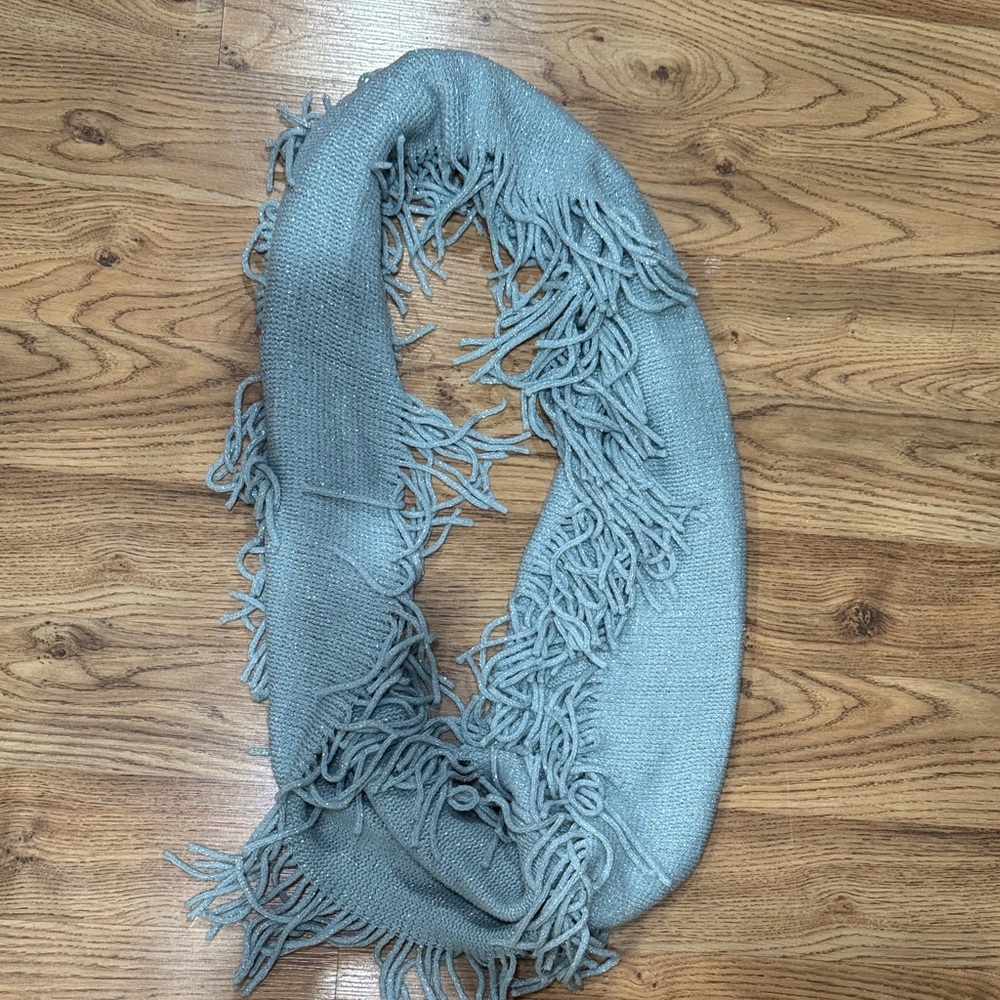 Fringed Knit Scarf in Light Gray/Mint